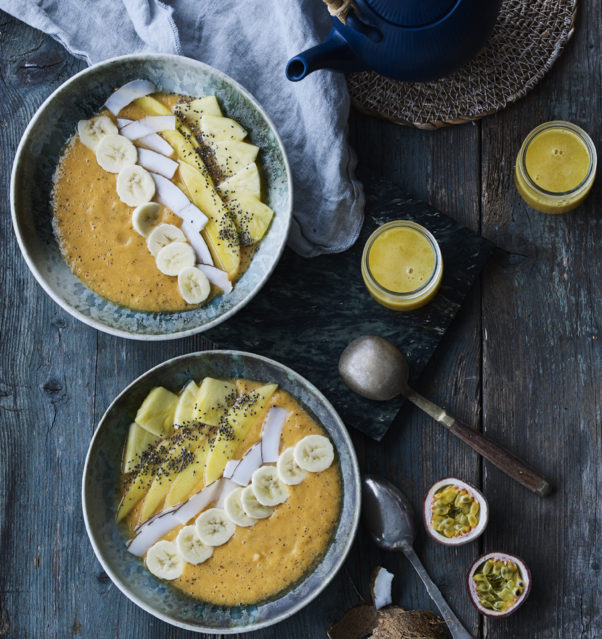 sød kartoffel og mango smoothie bowl